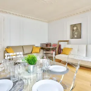 Quartier Champs-elysees 3 Apartment