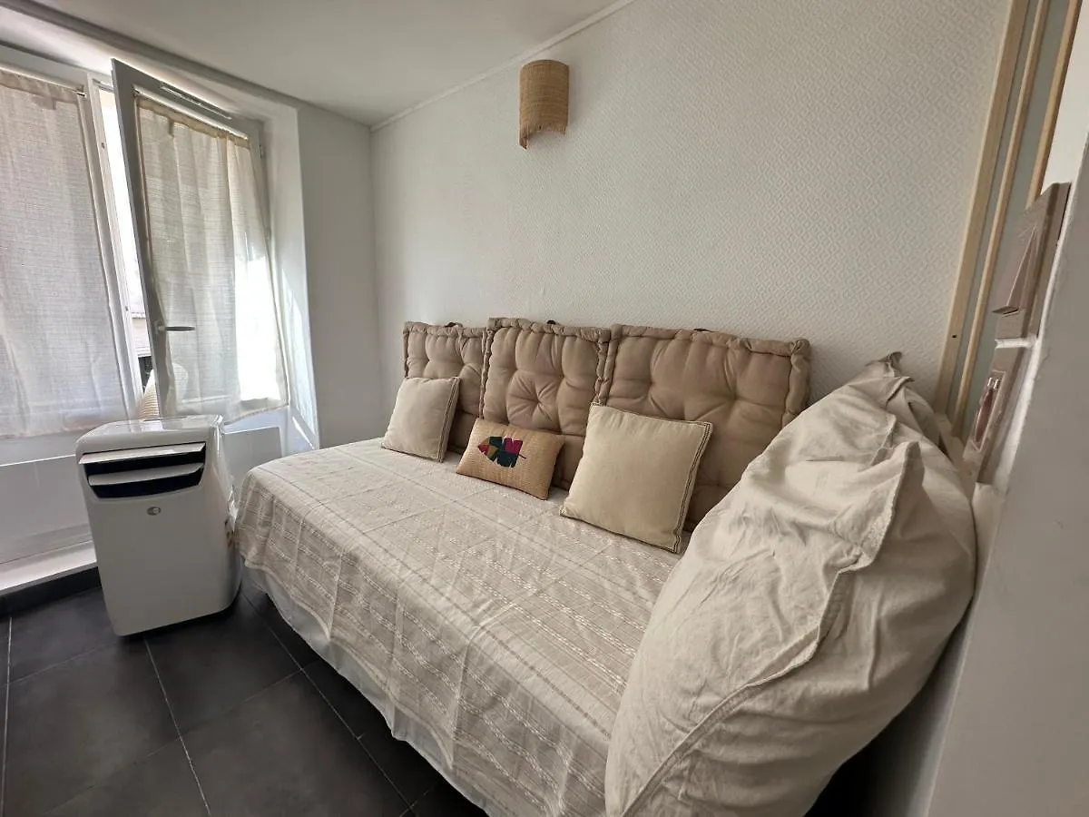 Le Louvre - Montorgeuil Residence Hotel 0*, Paris